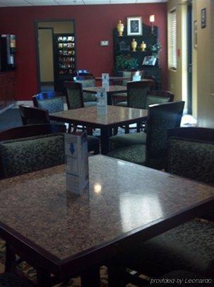 Chisholm Suite Hotel Duncan Екстер'єр фото